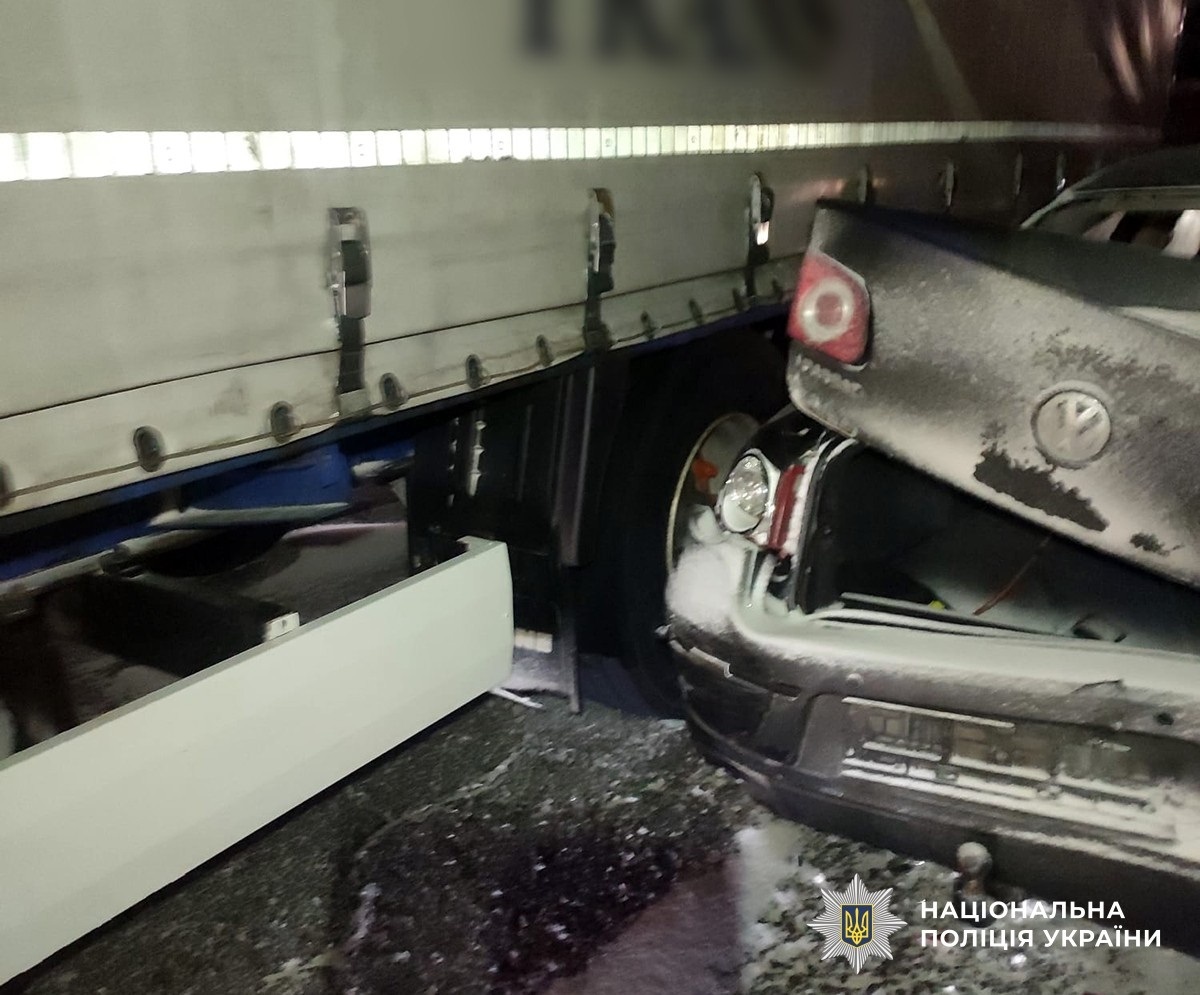 Деталі ланцюгової ДТП на Житомирщині: 11 авто, четверо травмованих, двоє – в реанімації