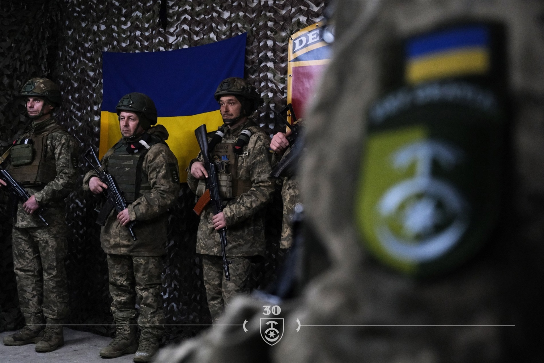 У 30-й бригаді вручили шеврони новим бійцям: світлини