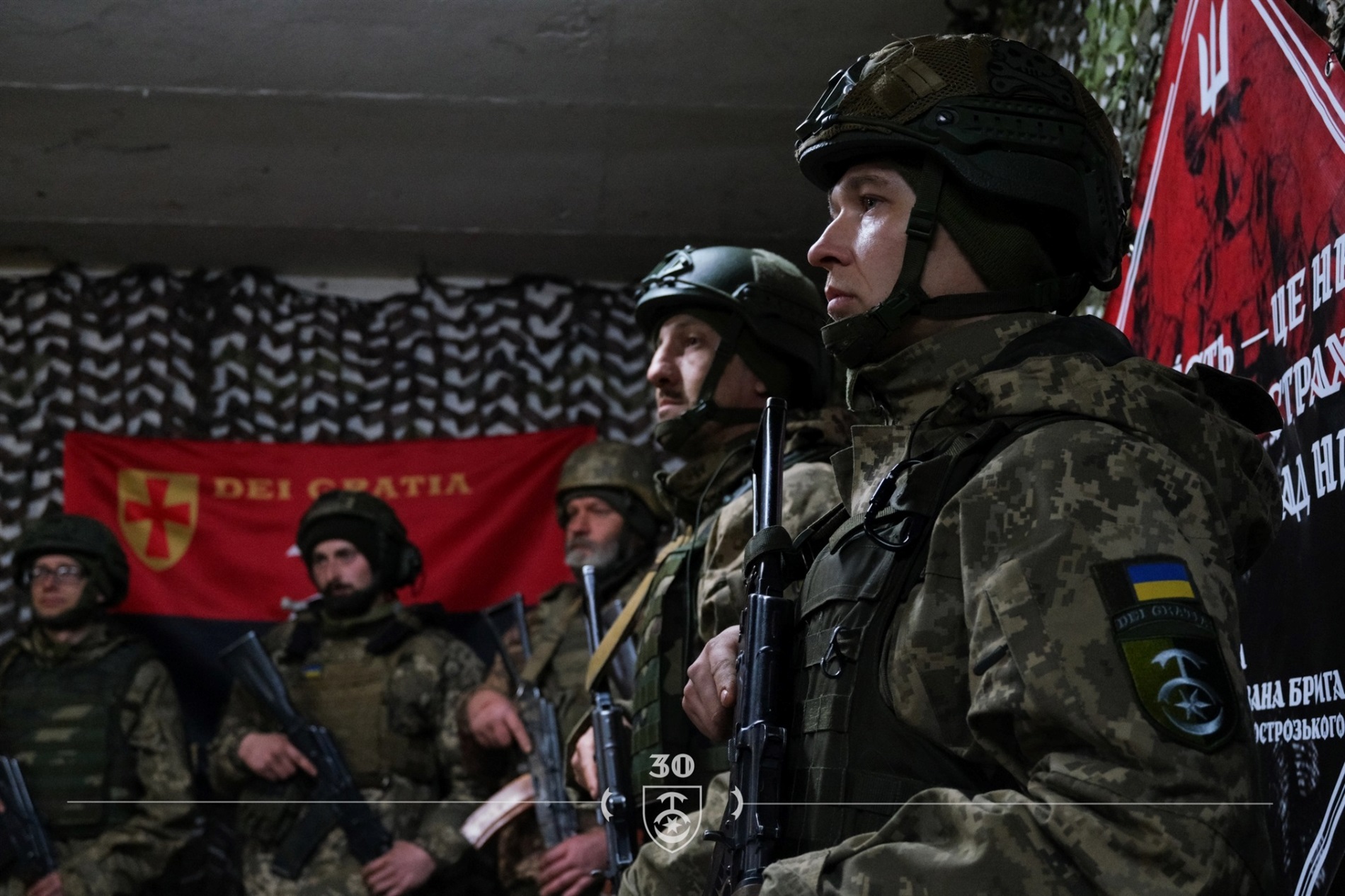 У 30-й бригаді вручили шеврони новим бійцям: світлини