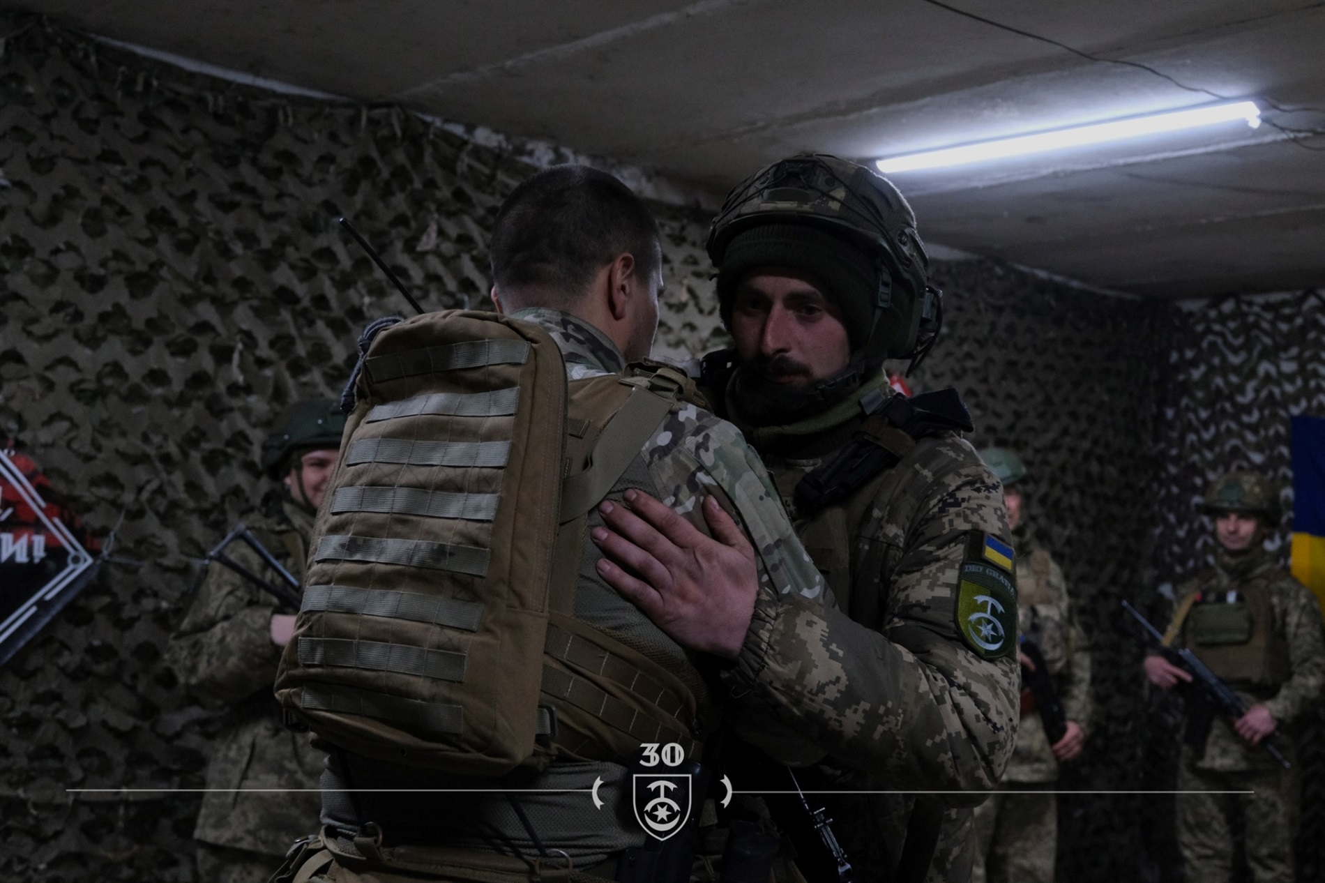 У 30-й бригаді вручили шеврони новим бійцям: світлини