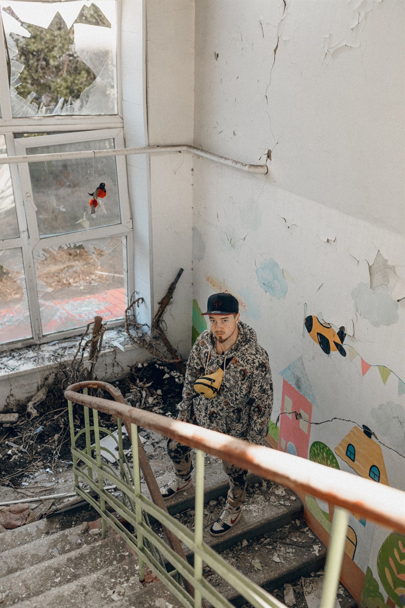 Колишній журналіст зі Звягеля Данило Завгородній монтує серіали для 