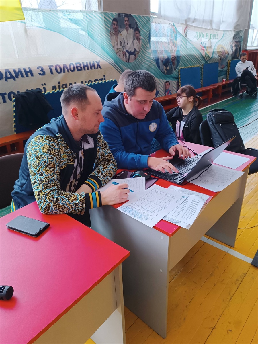 Звягеляни привезли 33 медалі з чемпіонату області з пара-армрестлінгу