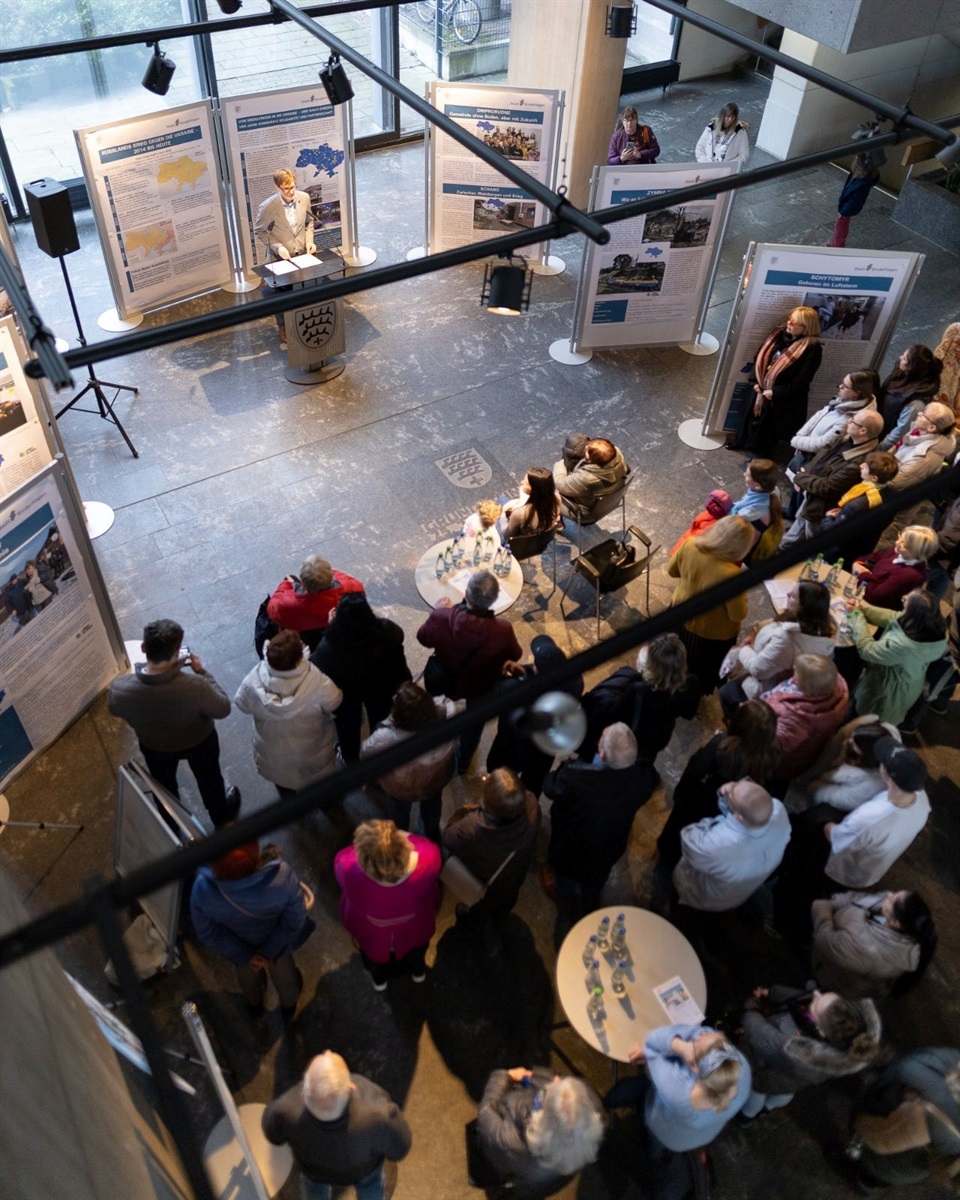 Звягель – першим стендом: у німецькому Зіндельфінгені показують виставку про життя під час війни