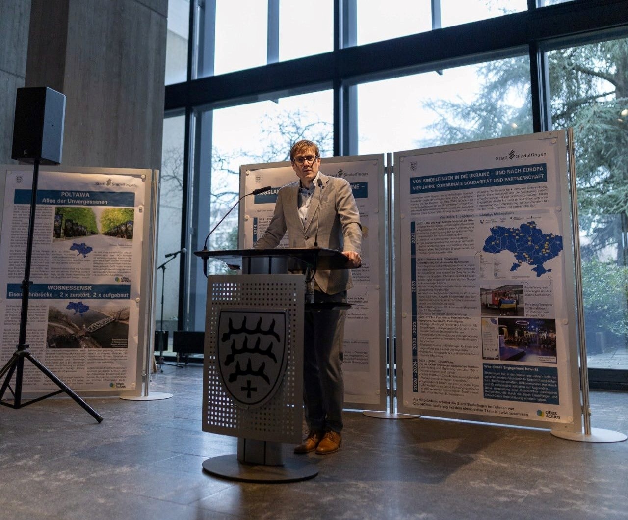 Звягель – першим стендом: у німецькому Зіндельфінгені показують виставку про життя під час війни