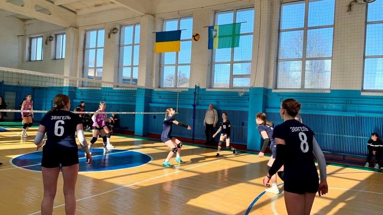 Фінал, боротьба і срібло: як звягельські волейболістки виступили на обласному чемпіонаті