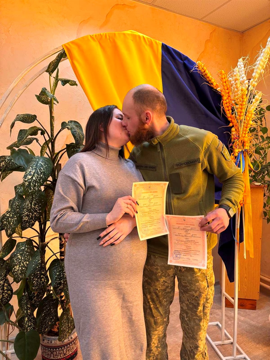 У Брониківській сільській раді зіграли весілля: Тарас і Вікторія стали подружжям