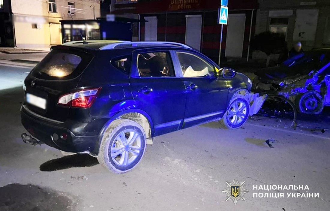 У Звягелі поліцейські затримали підозрюваного у викраденні автомобіля та вчиненні ДТП з потерпілими
