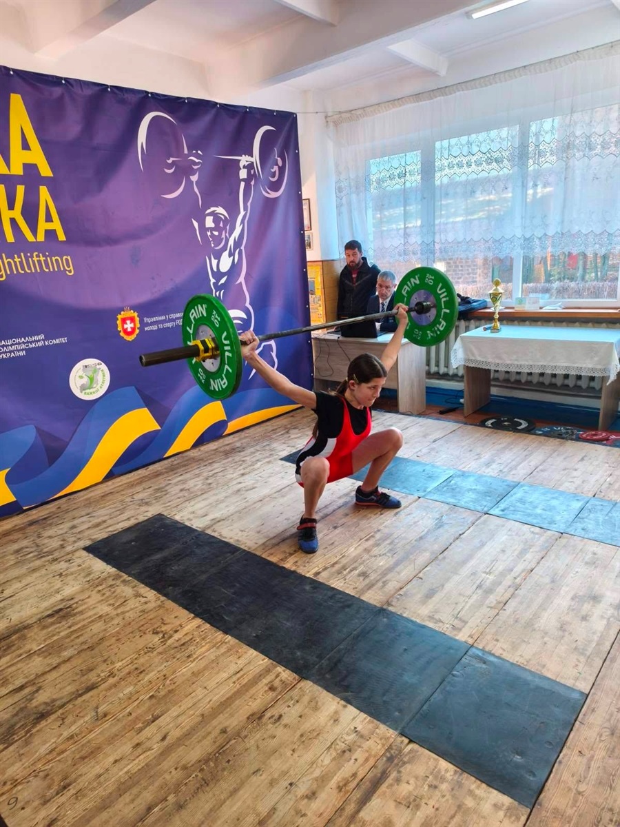 Юні важкоатлети зі Звягеля привезли медалі з турніру у місті Дубно