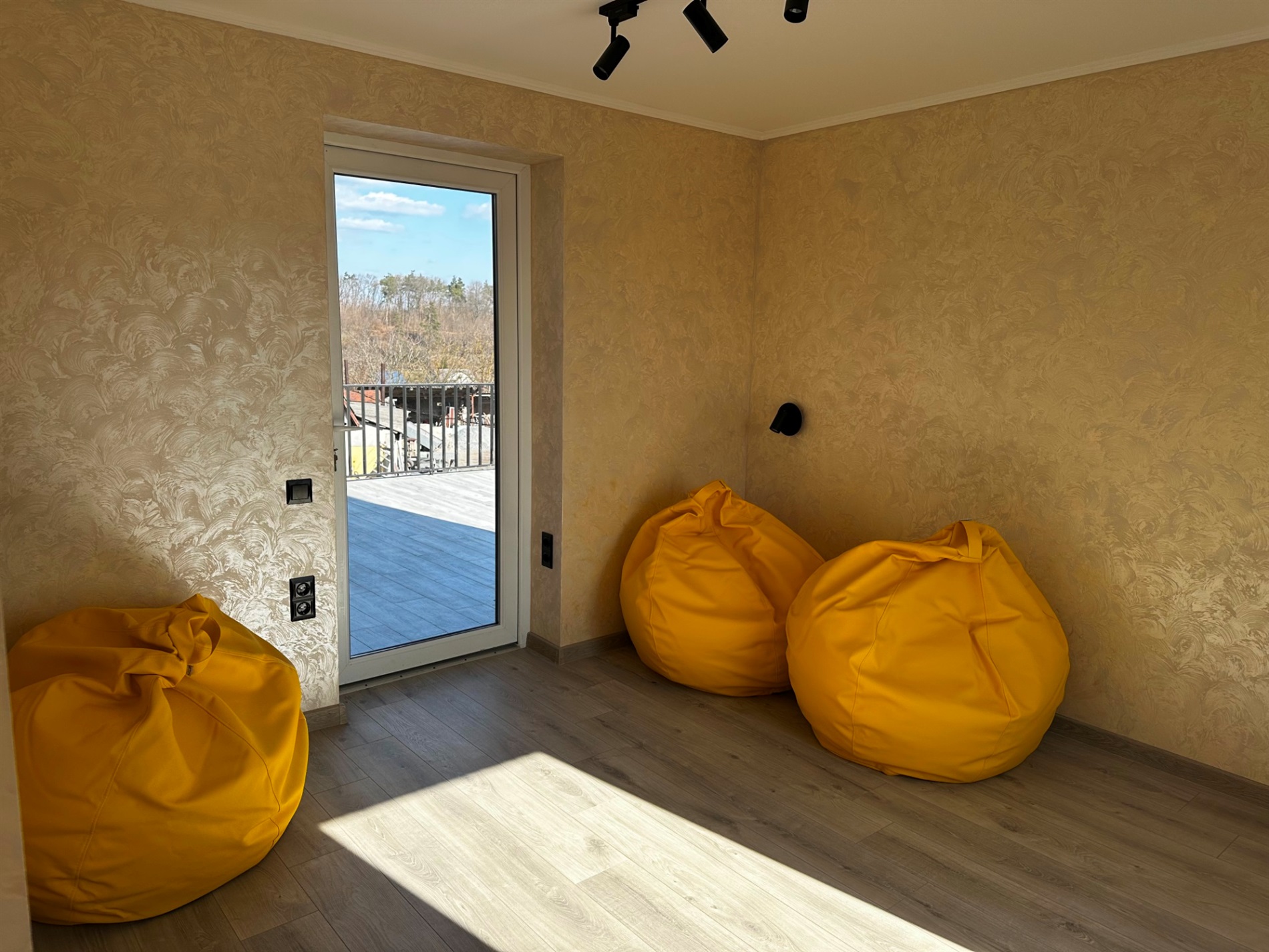 Більше ніж дах над головою: у Звягелі починає роботу прихисток для дівчат