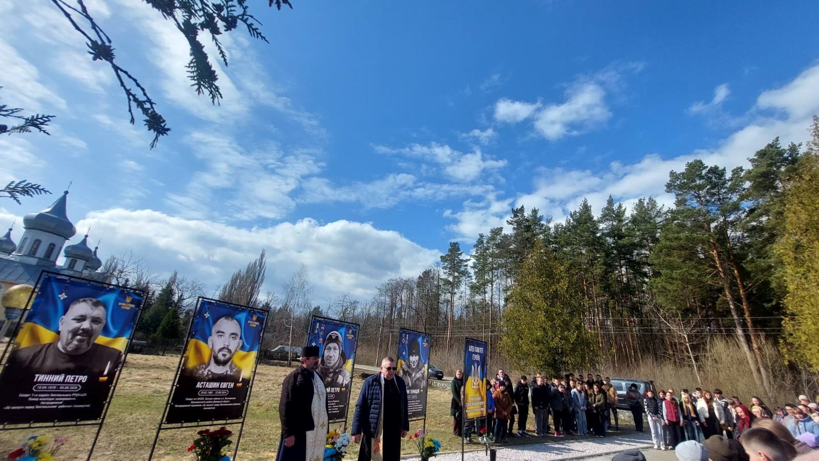 На Звягельщині відкрили Алею Героїв на честь загиблих воїнів-земляків