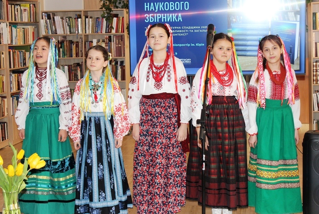 148 учасників, 135 статей, 93% унікальних матеріалів: презентували збірник краєзнавчої конференції