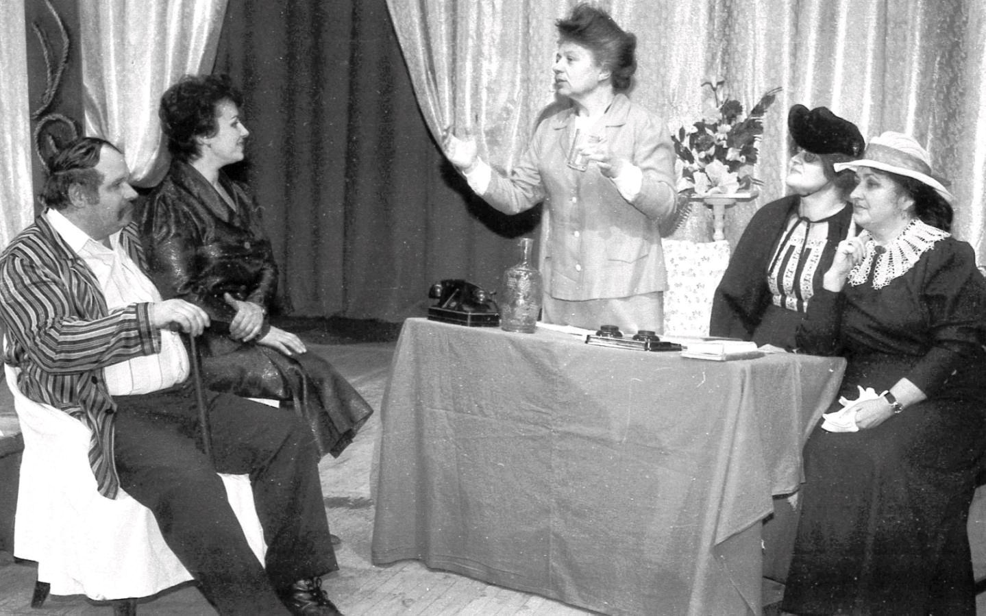 Від 1919 року до сьогодні: історія театру Звягеля в людях, виставах і долях