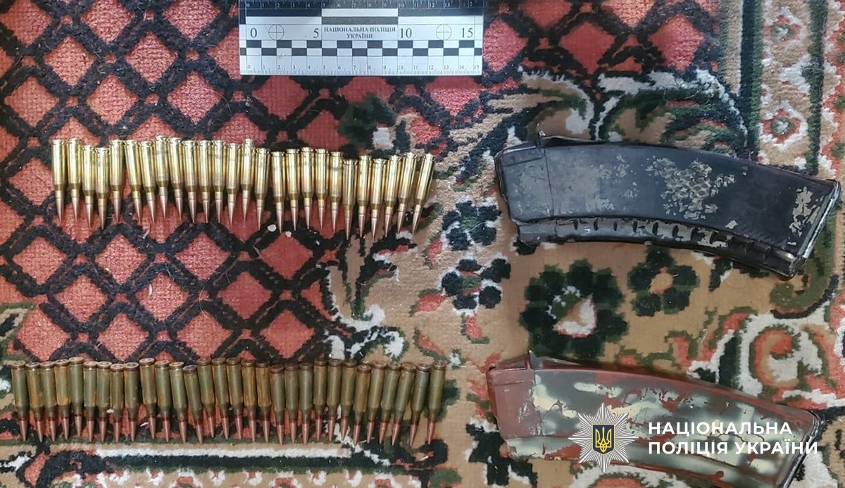 Втекли з військової частини, вбили двох людей і переховувалися на Житомирщині – їх затримали