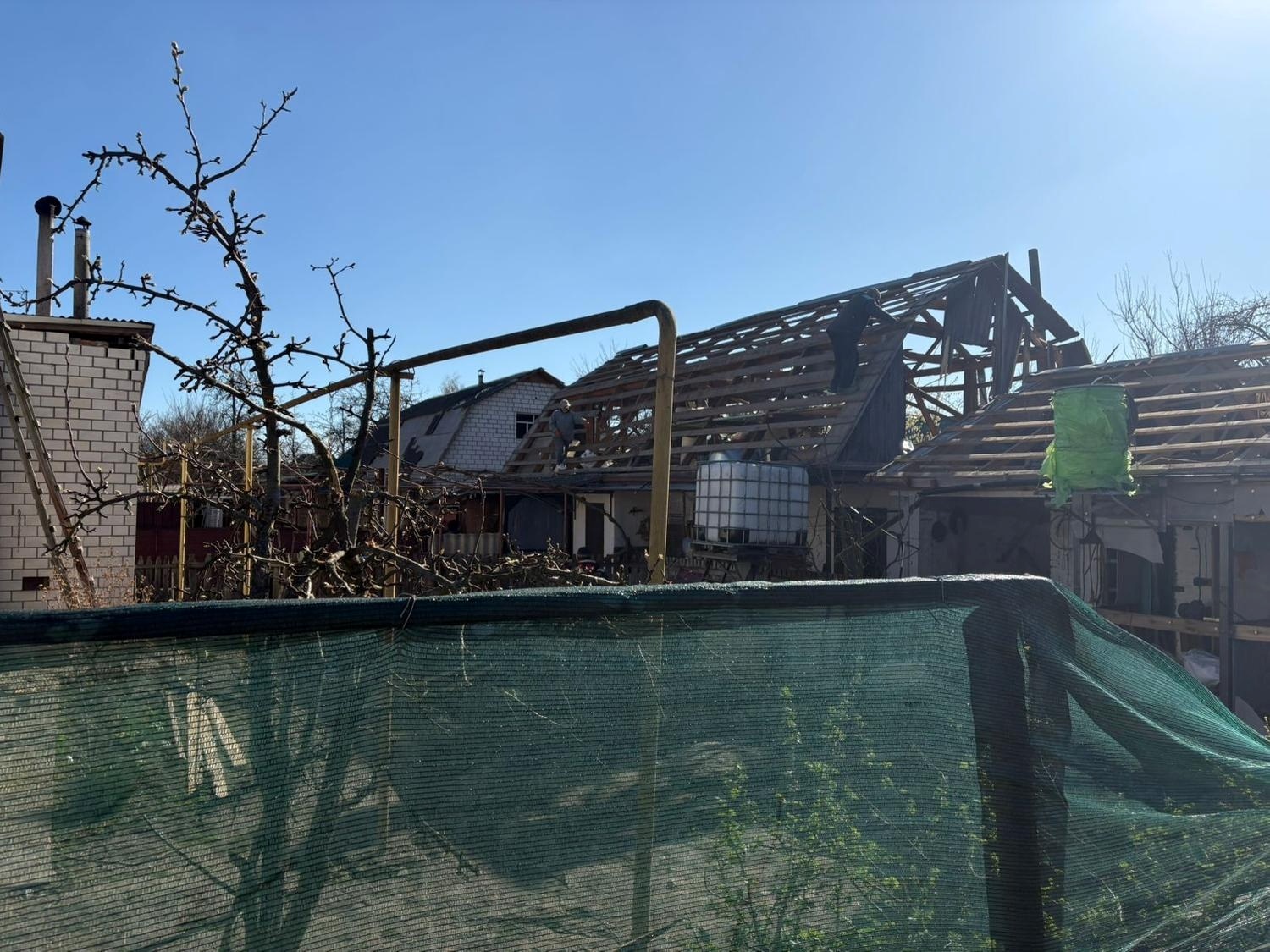 14-річна дівчина врятувала 2-річну дитину: деталі наслідків російського обстрілу Коростеня 3 квітня