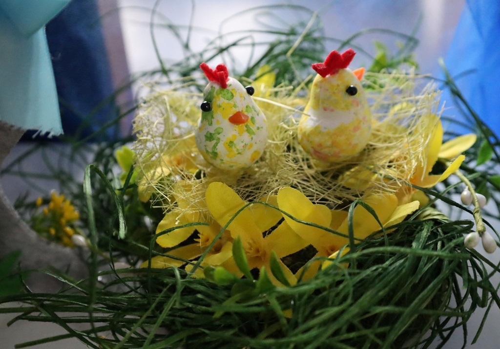 Писанки, зайчики та декоративні композиції: у Звягелі відкрилася дитяча виставка до Великодня