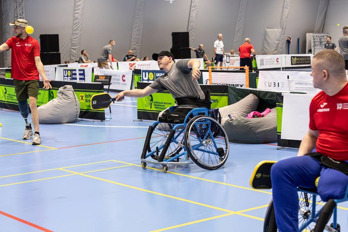 Звягельські ветерани взяли участь у першому чемпіонаті України з піклболу