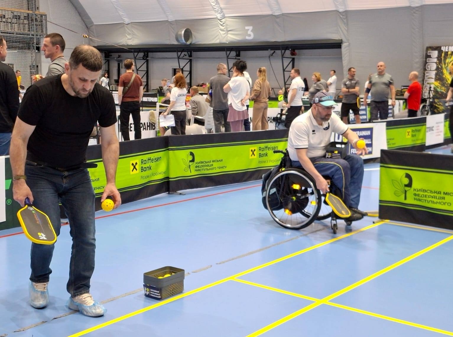 Звягельські ветерани взяли участь у першому чемпіонаті України з піклболу