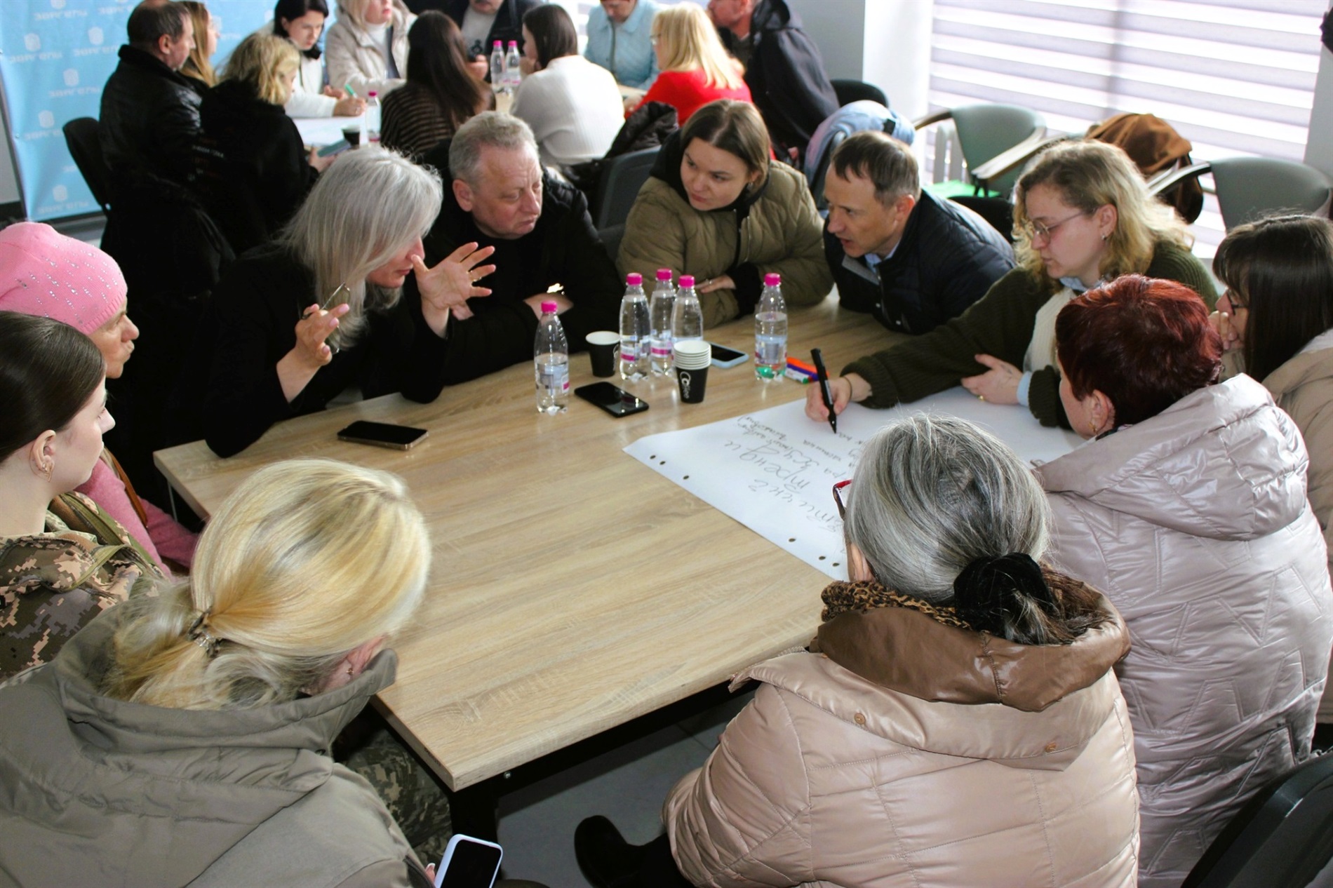 Стратегічна сесія у Звягелі: підприємці, військові та молодь говорили про розвиток громади