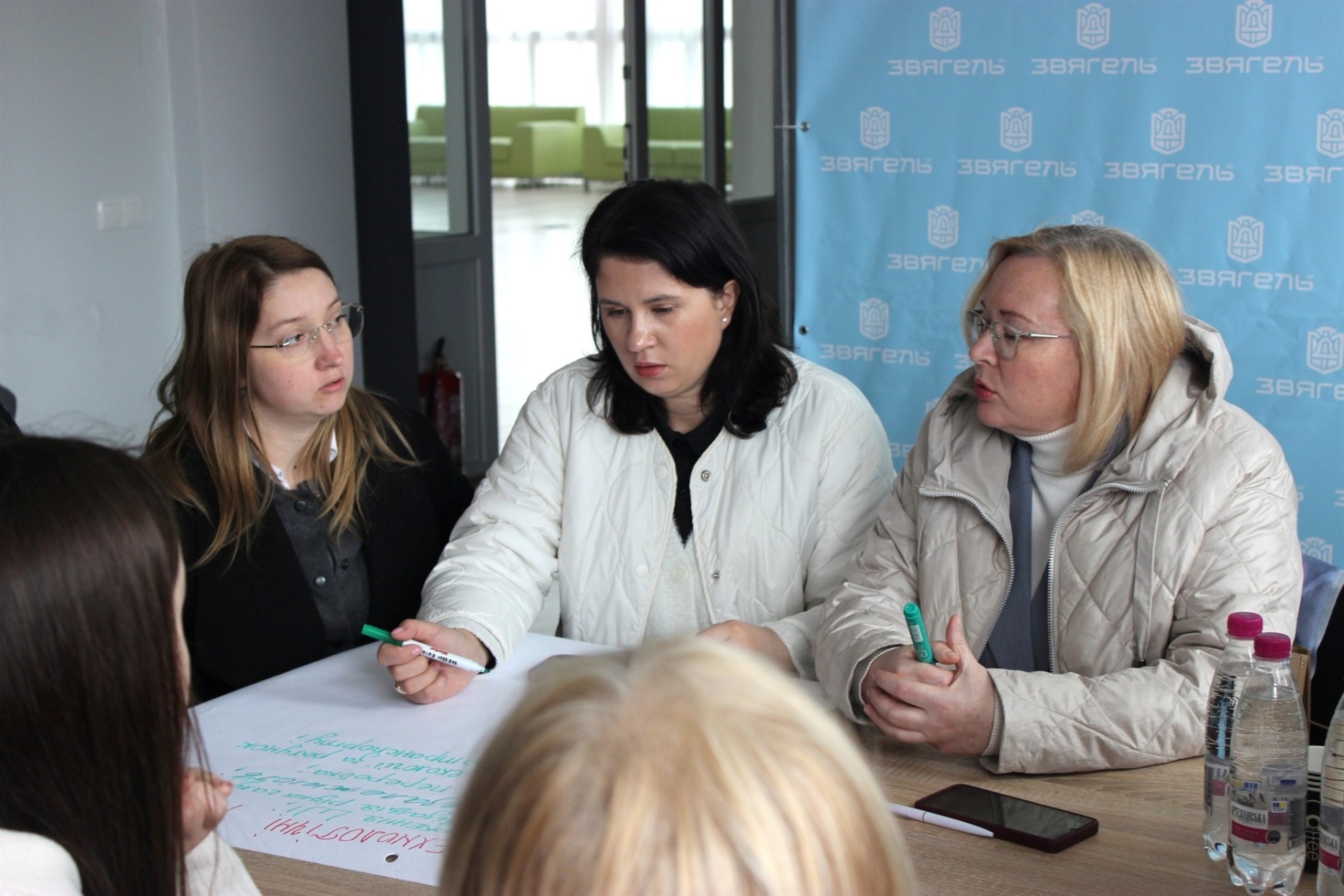 Стратегічна сесія у Звягелі: підприємці, військові та молодь говорили про розвиток громади