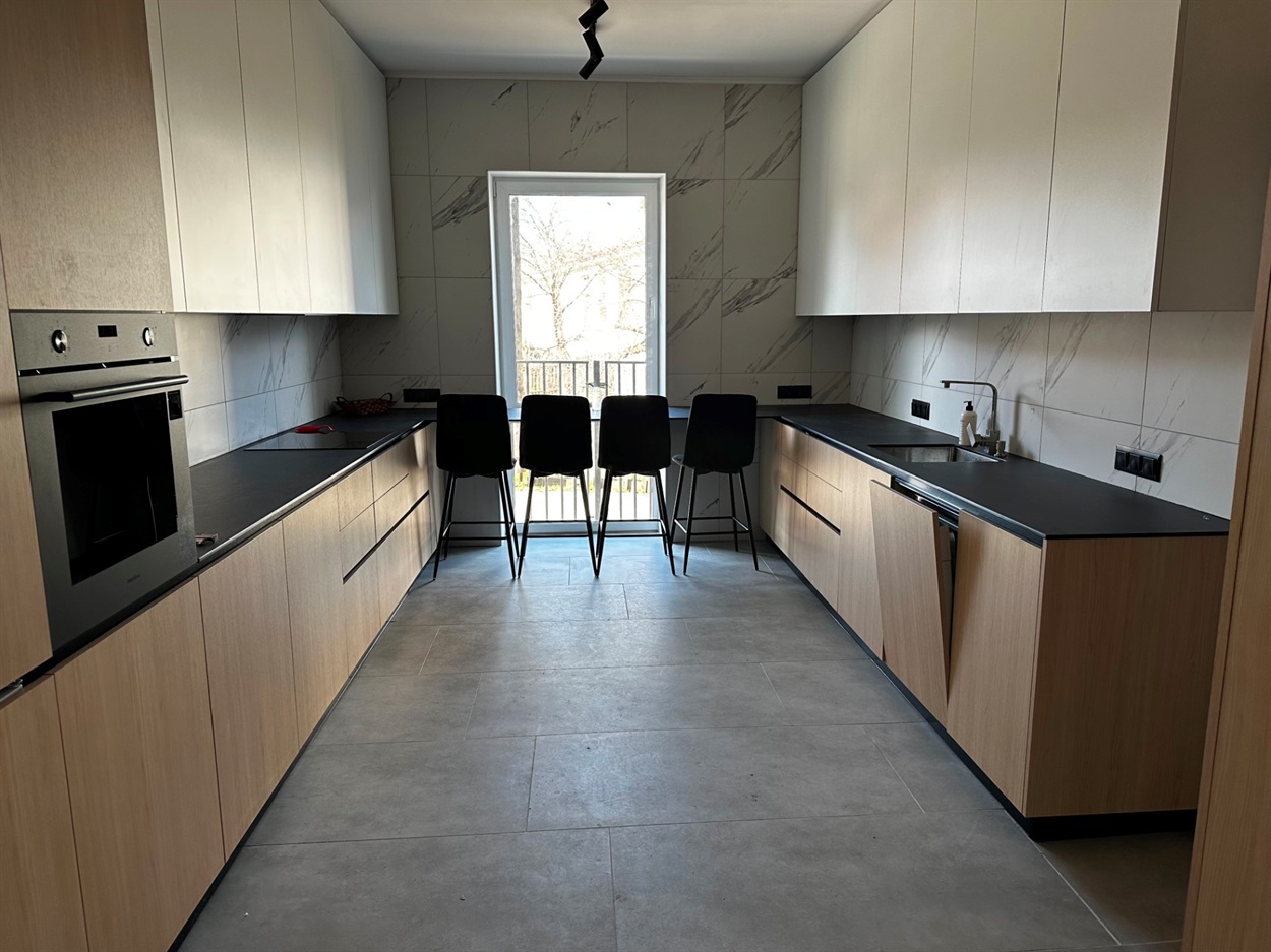 “Не замість тебе, а разом”: як у прихистку на Звягельщині дівчат-сиріт навчають самостійності