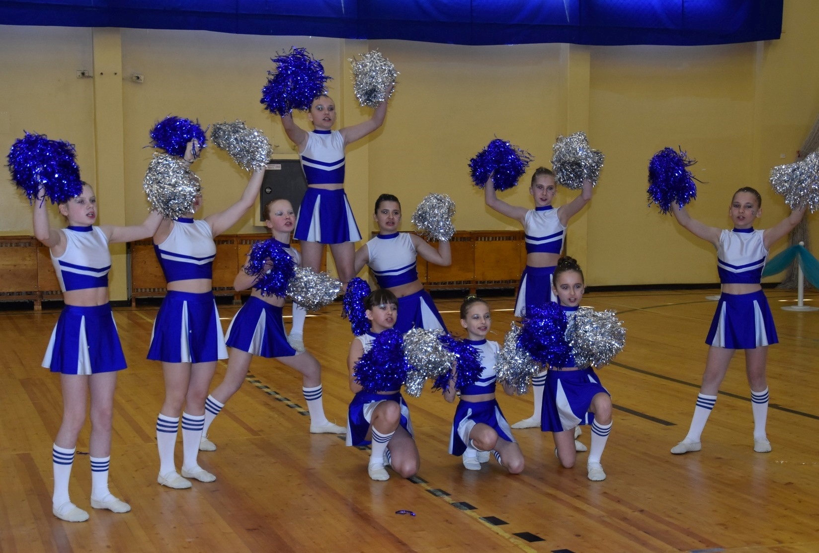 Подвійна перемога звягельських дівчат на змаганнях з черлідингу серед шкіл району