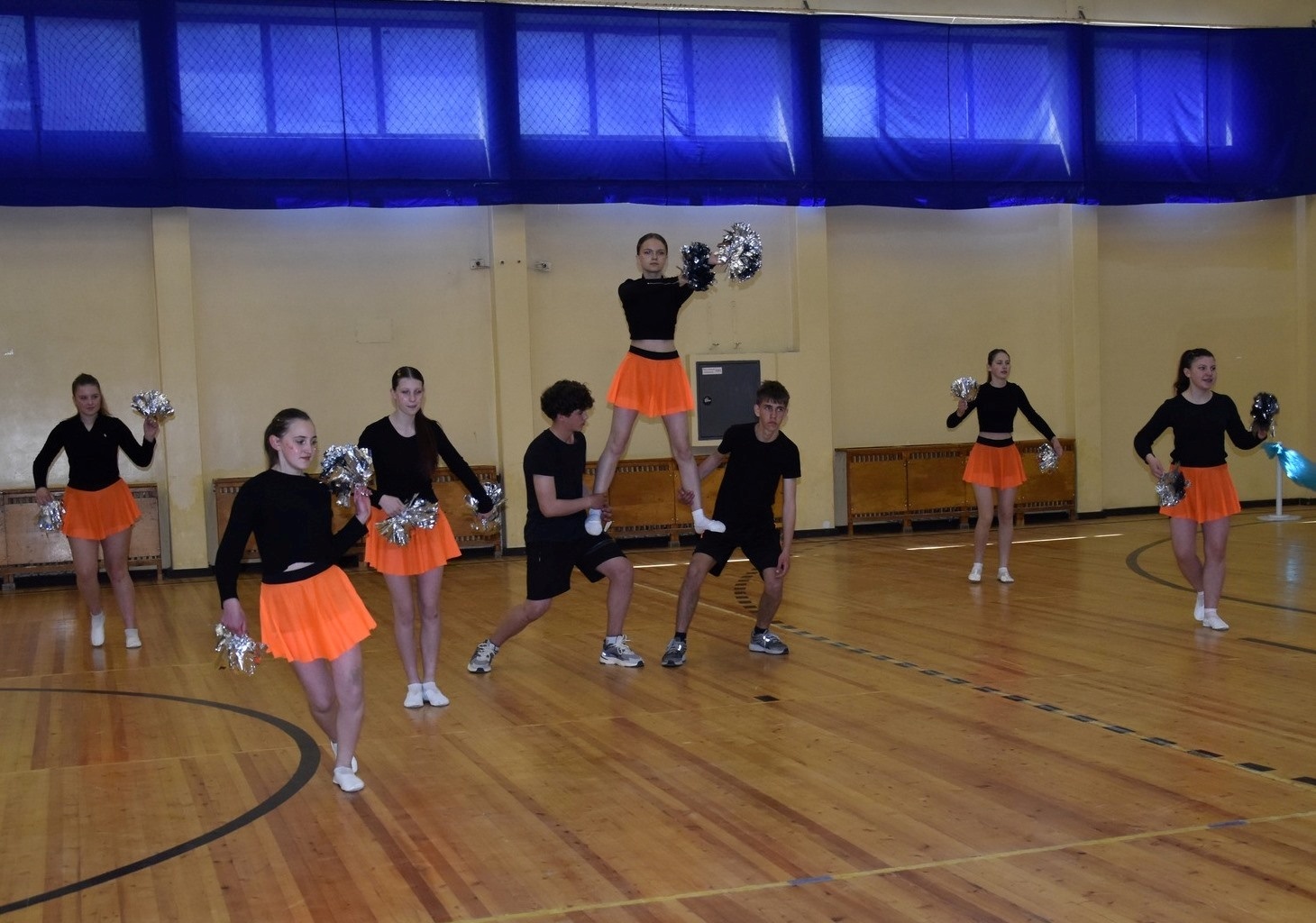 Подвійна перемога звягельських дівчат на змаганнях з черлідингу серед шкіл району