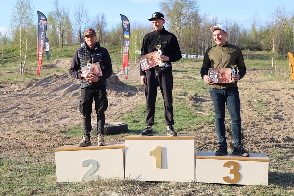 110 гонщиків взяли участь у ІІ етапі Чемпіонату та Кубку України з кантрі-кросу у Звягелі