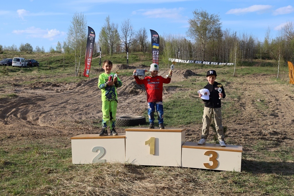 110 гонщиків взяли участь у ІІ етапі Чемпіонату та Кубку України з кантрі-кросу у Звягелі