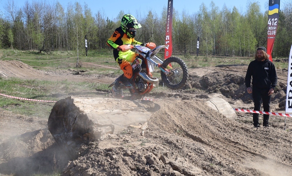 110 гонщиків взяли участь у ІІ етапі Чемпіонату та Кубку України з кантрі-кросу у Звягелі