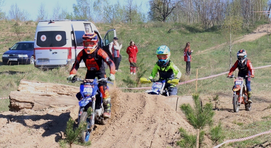 110 гонщиків взяли участь у ІІ етапі Чемпіонату та Кубку України з кантрі-кросу у Звягелі
