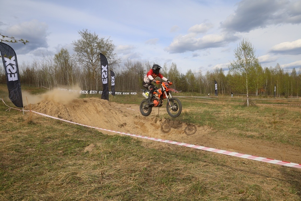 110 гонщиків взяли участь у ІІ етапі Чемпіонату та Кубку України з кантрі-кросу у Звягелі