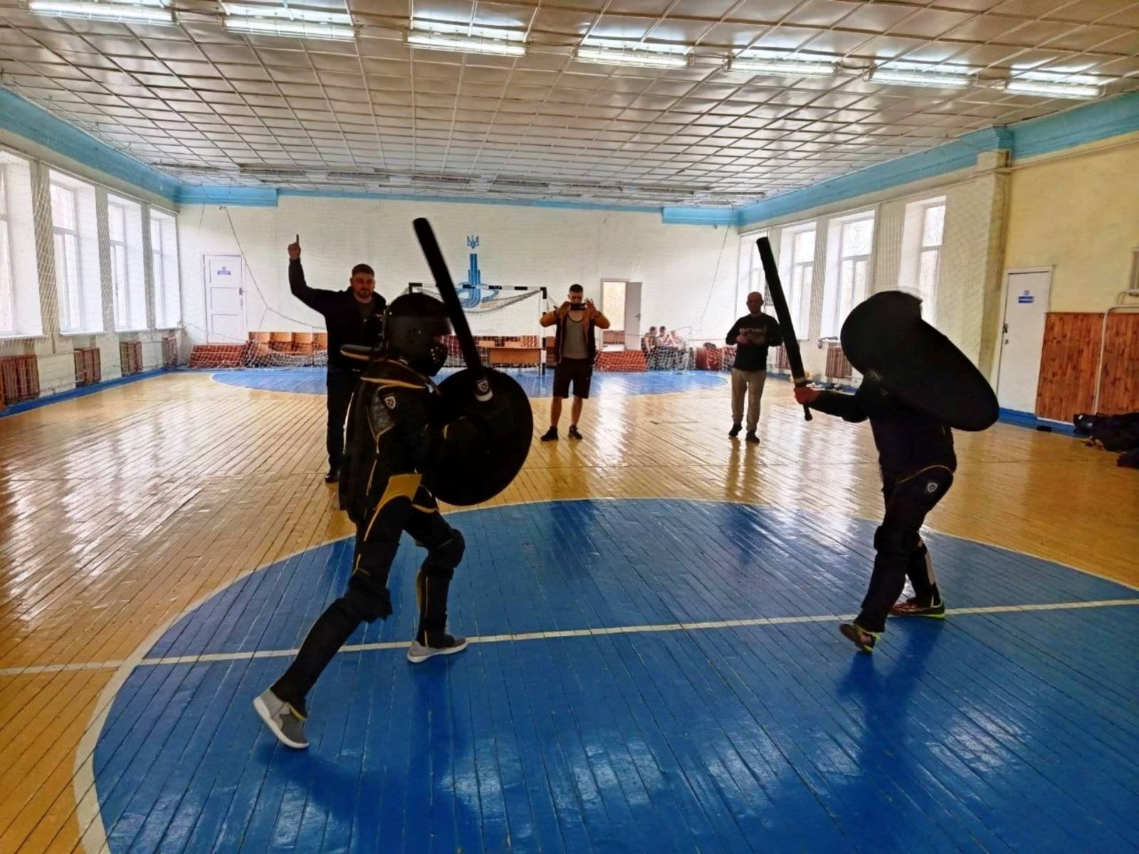 Мечі, щити і 30 секунд на бій: у Звягелі вперше провели дитячий турнір із середньовічного бою