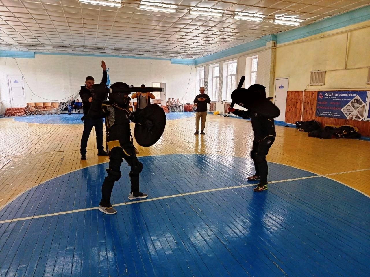 Мечі, щити і 30 секунд на бій: у Звягелі вперше провели дитячий турнір із середньовічного бою