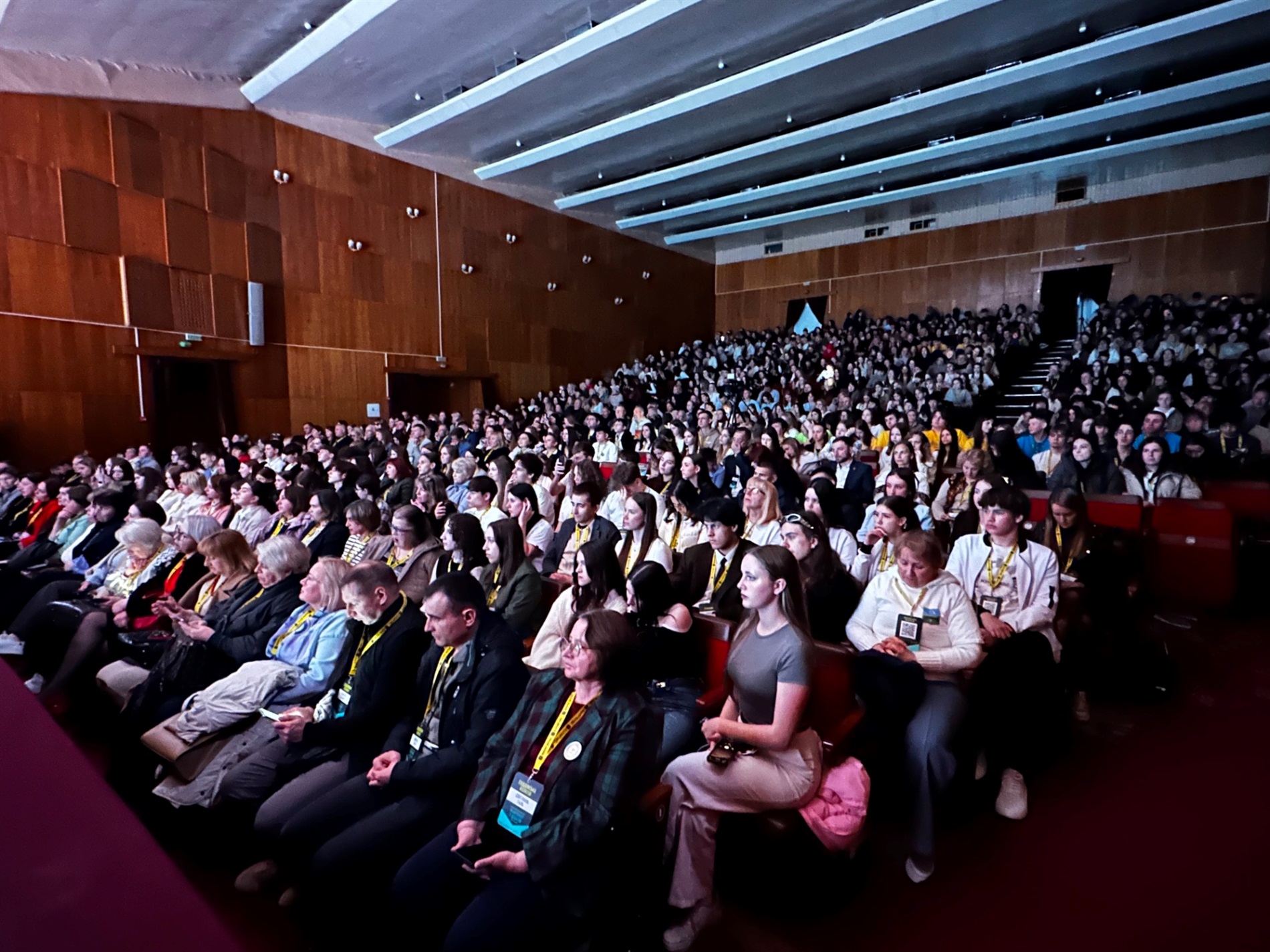68 команд, 15 областей, одне місто: як Звягель став столицею шкільних дебатів