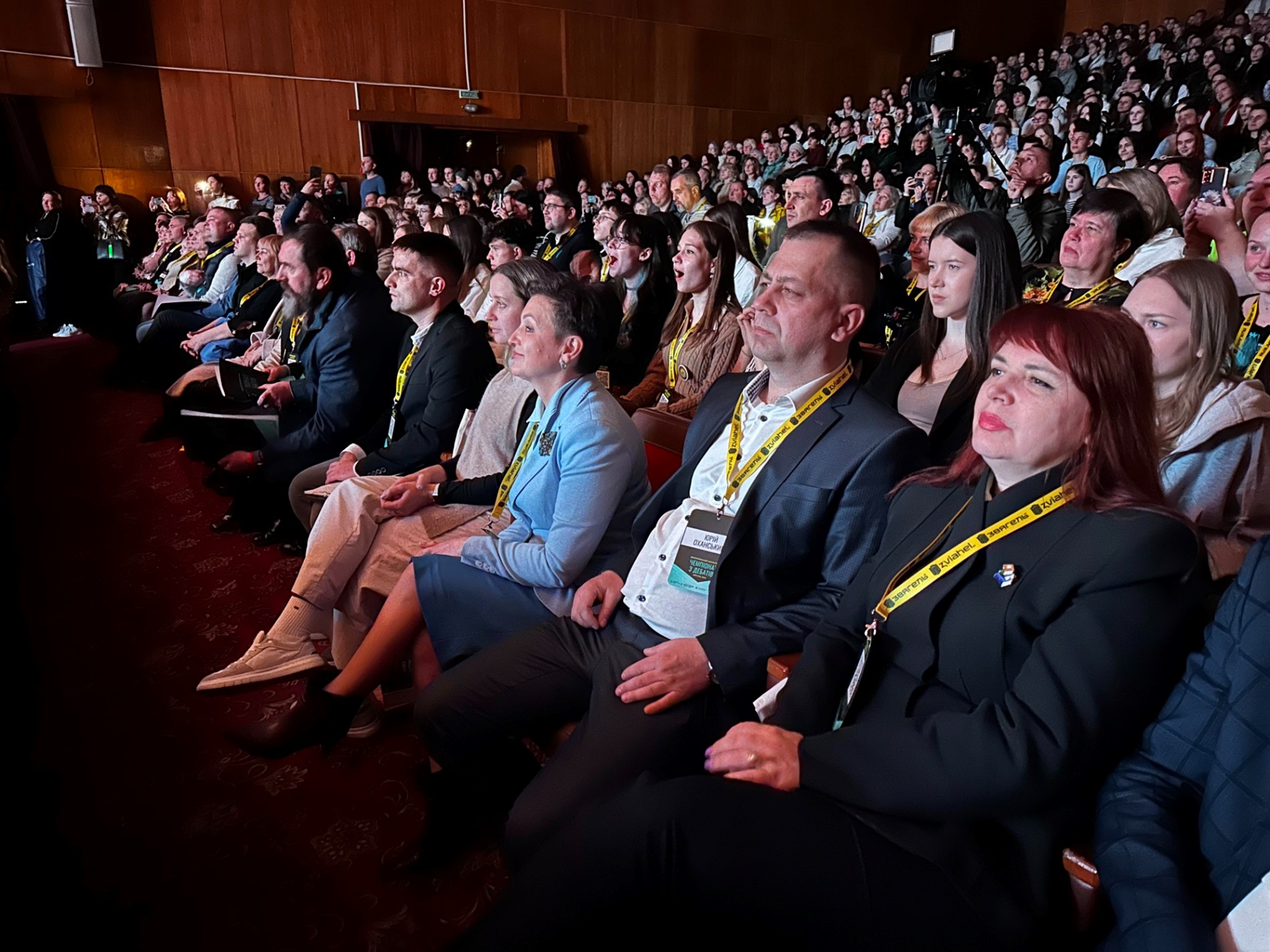 68 команд, 15 областей, одне місто: як Звягель став столицею шкільних дебатів