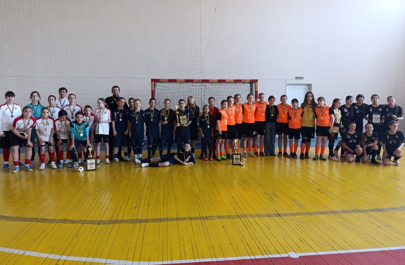 Срібло на фіналі: дівчата ДЮСШ імені Єрмакова – другі в Україні з футзалу