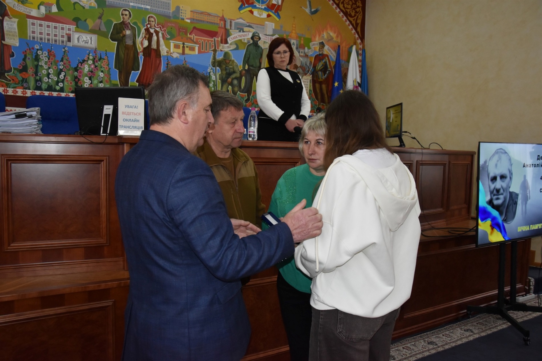 Школи, ОСББ, підтримка армії та пам'ять про героїв: які рішення ухвалили на сесії міської ради