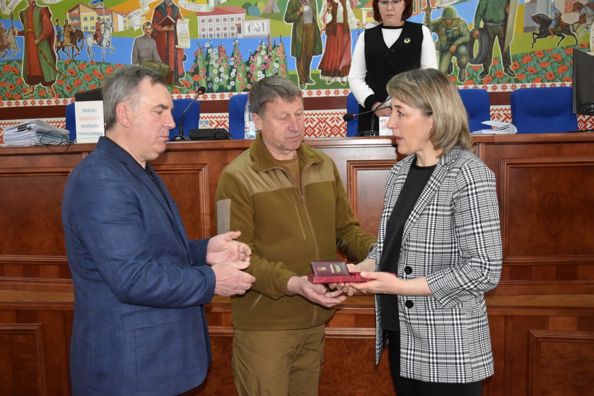 Школи, ОСББ, підтримка армії та пам'ять про героїв: які рішення ухвалили на сесії міської ради