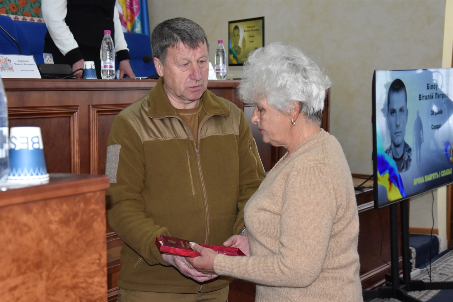 Школи, ОСББ, підтримка армії та пам'ять про героїв: які рішення ухвалили на сесії міської ради