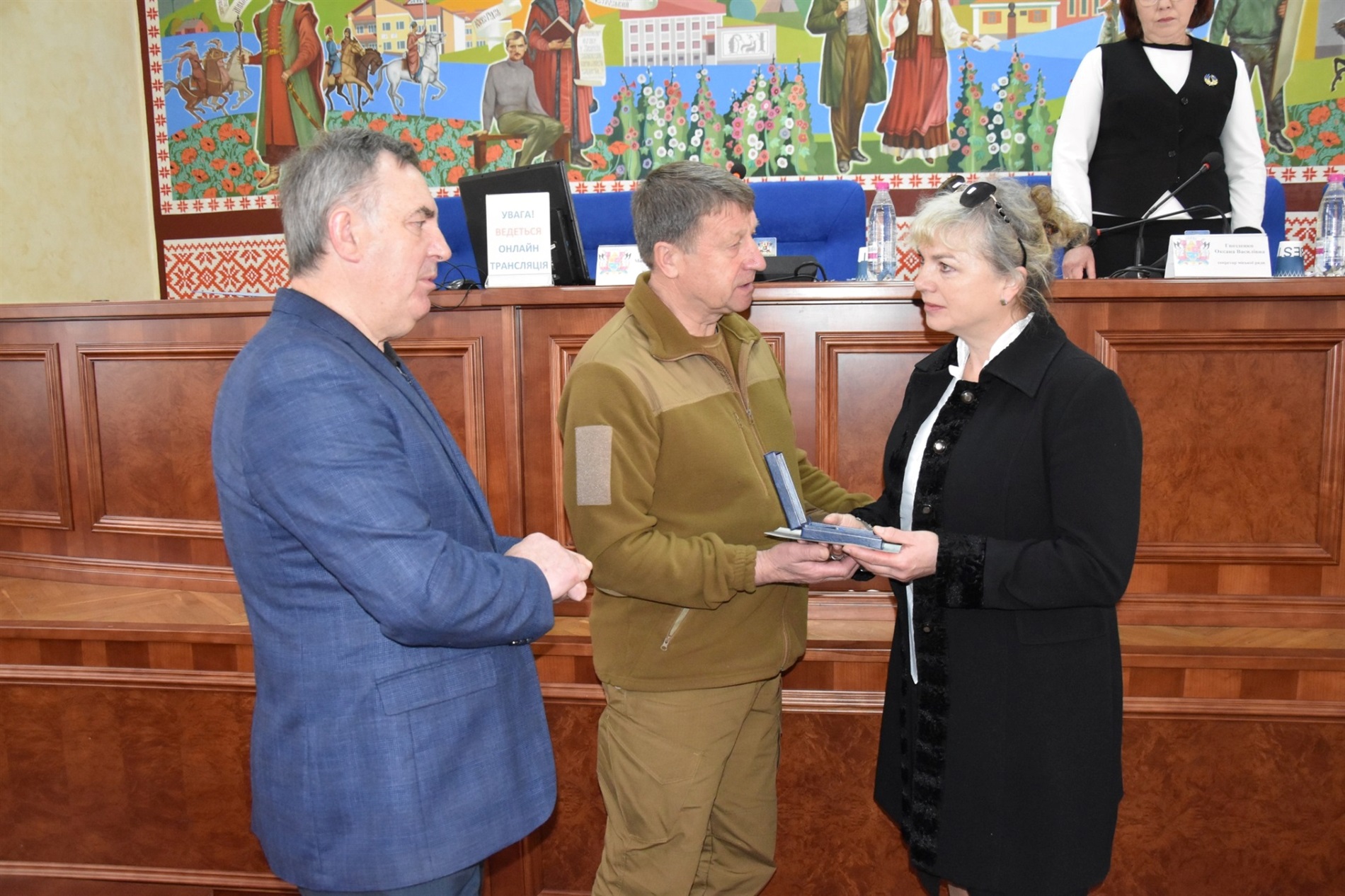 Школи, ОСББ, підтримка армії та пам'ять про героїв: які рішення ухвалили на сесії міської ради