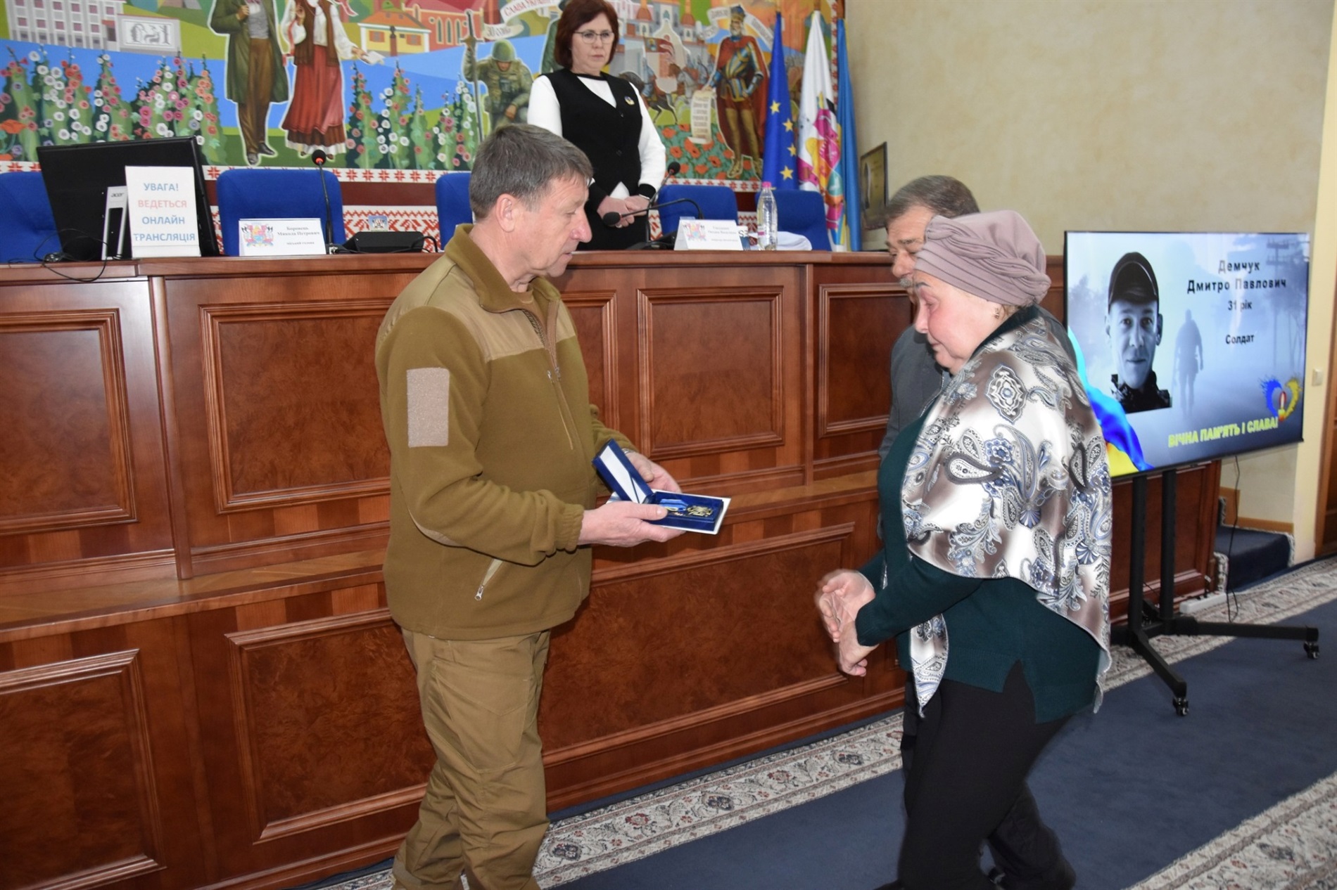 Школи, ОСББ, підтримка армії та пам'ять про героїв: які рішення ухвалили на сесії міської ради