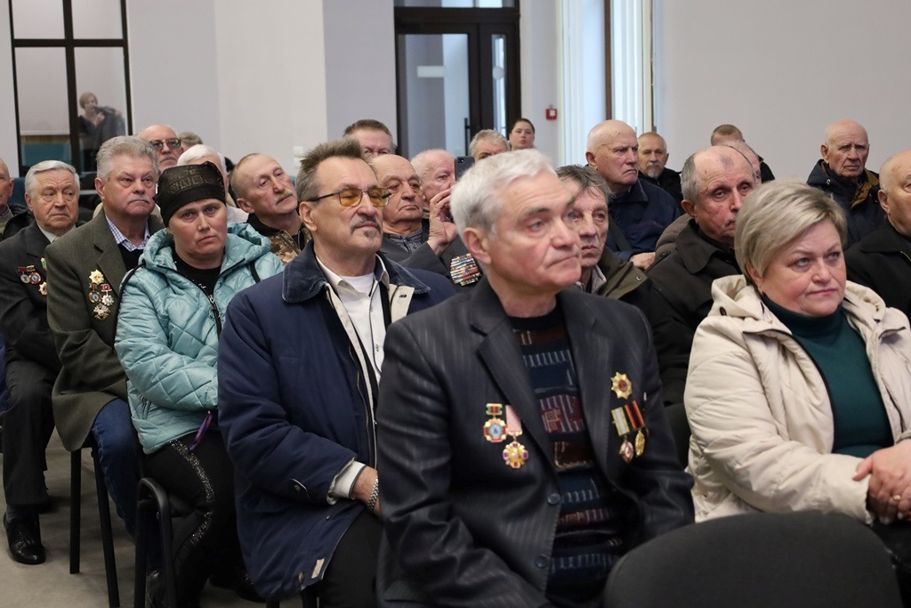 40 роковини Чорнобиля: у Звягелі вшанували ліквідаторів і нагородили учасників ліквідації катастрофи