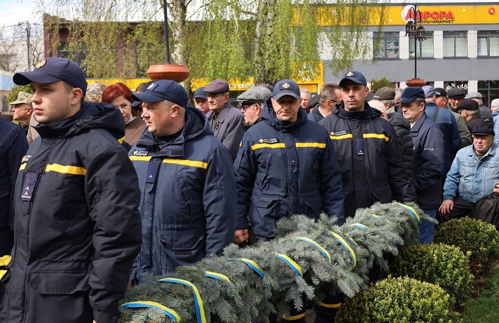 40 роковини Чорнобиля: у Звягелі вшанували ліквідаторів і нагородили учасників ліквідації катастрофи