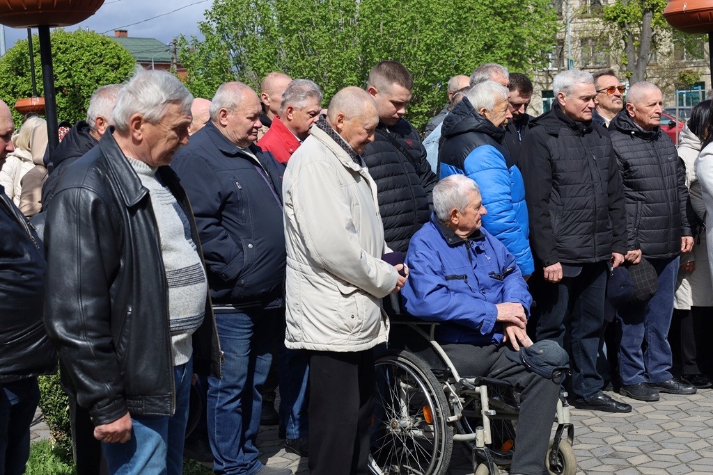 40 роковини Чорнобиля: у Звягелі вшанували ліквідаторів і нагородили учасників ліквідації катастрофи
