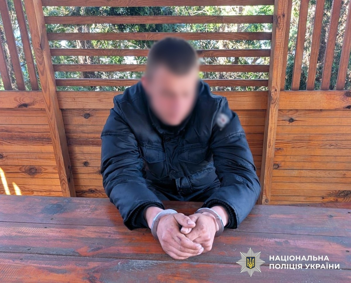 На Звягельщині 20-річний чоловік зарізав рибалку, закопав тіло в лісі та продав його авто