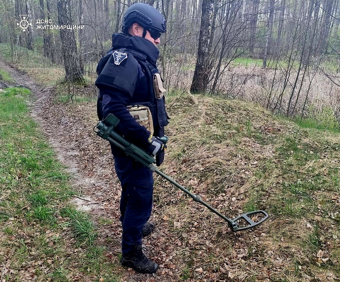 Рятувальники знешкодили артилерійський снаряд поблизу Звягеля