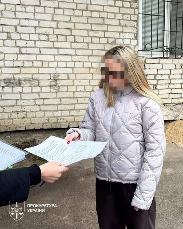 На Житомирщині жінці повідомили про підозру у сексуальному насильстві над власною донькою