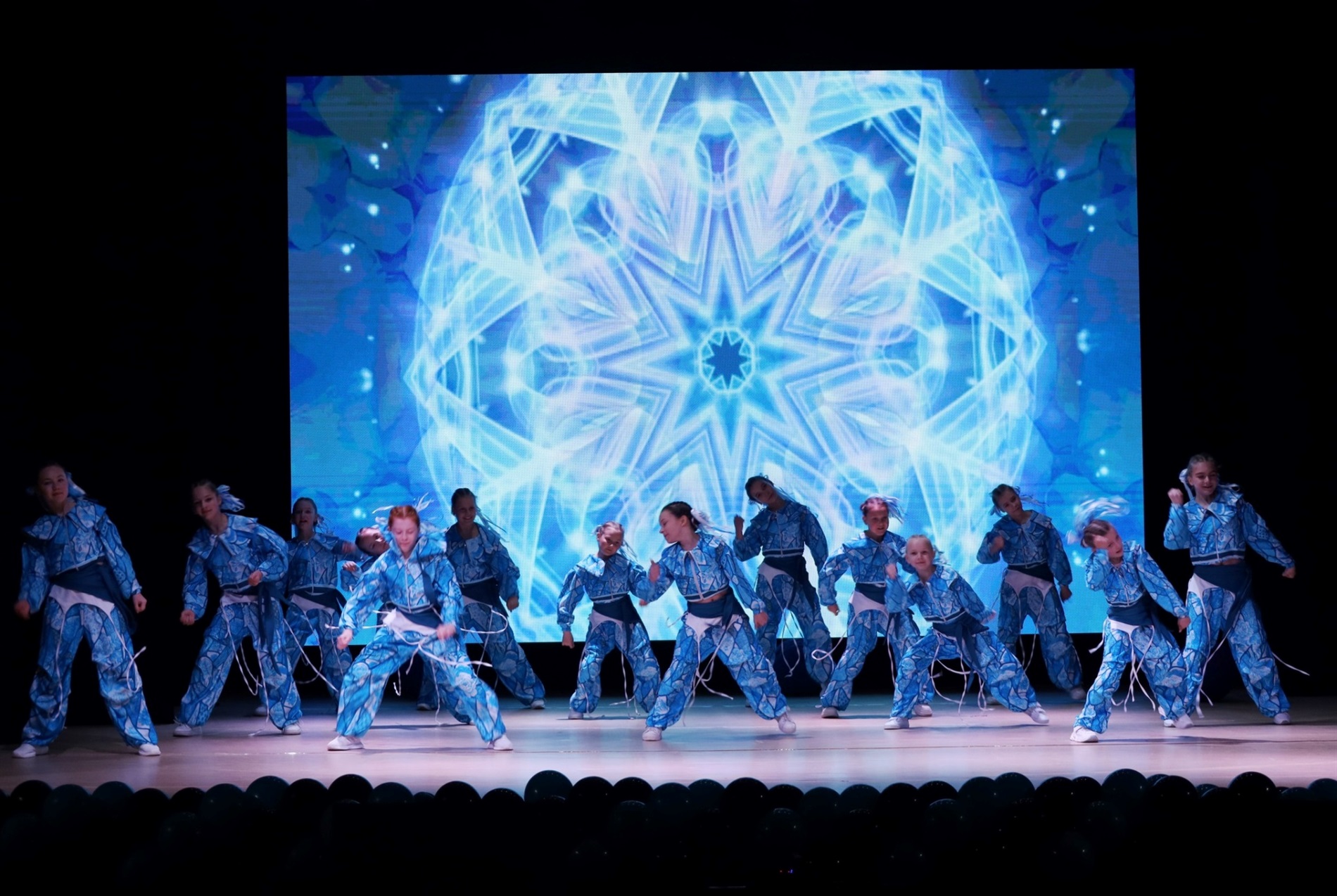 На сцені понад сотня танцівників: у Звягелі відбувся благодійний фестиваль танцю 