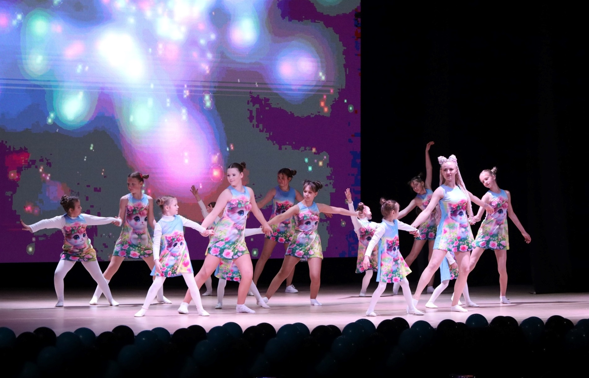 На сцені понад сотня танцівників: у Звягелі відбувся благодійний фестиваль танцю 