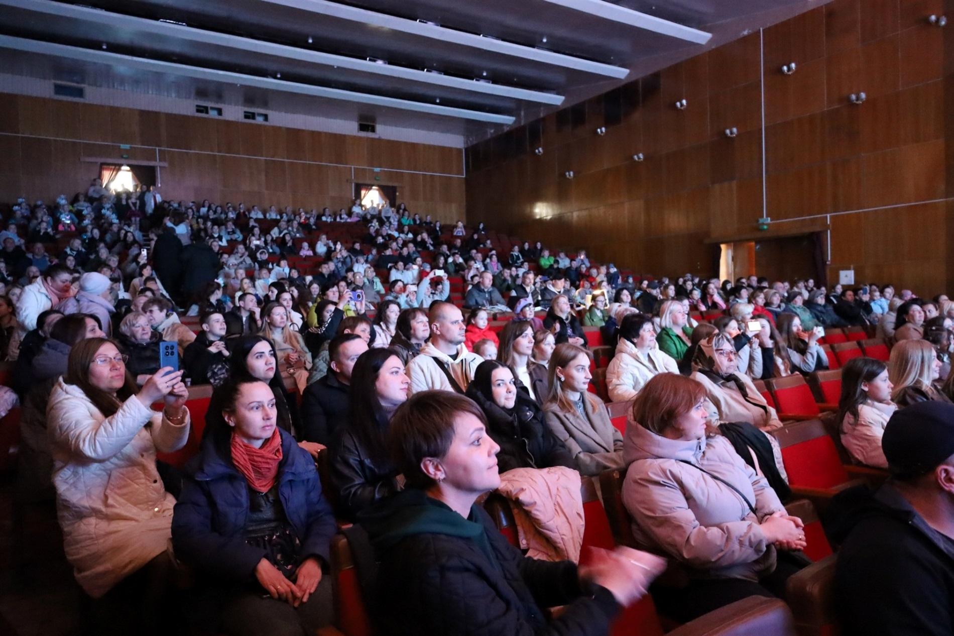 На сцені понад сотня танцівників: у Звягелі відбувся благодійний фестиваль танцю 